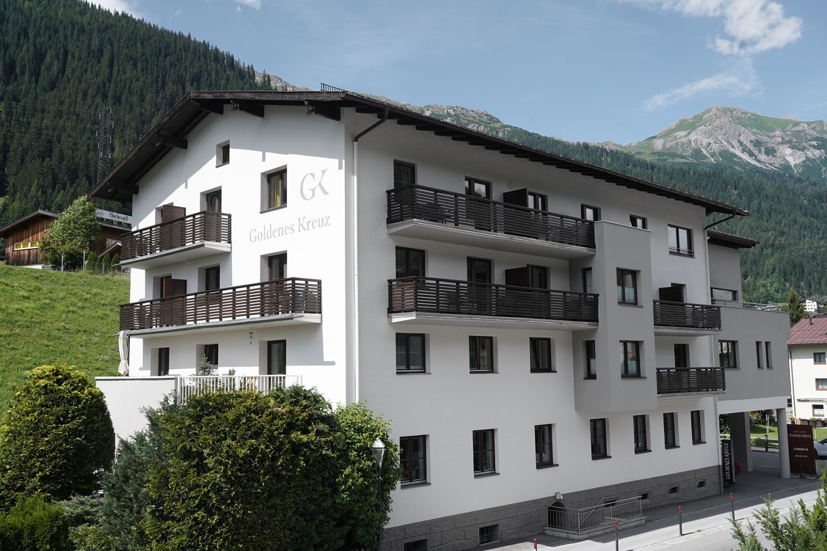 Sommeransicht Hotel Goldenes Kreuz